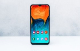 绚丽屏幕 超长续航 三星Galaxy A40s成游戏好伙伴