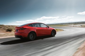 特斯拉：拟1年之后在美国工厂投产跨界车Model Y