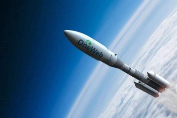 领先马斯克贝索斯，OneWeb抢了太空互联网频谱