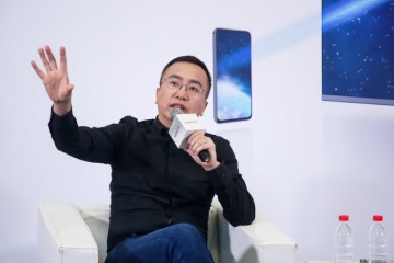荣耀赵明才智屏回归体会自身定价契合年青用户消费才能