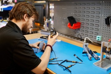 苹果宣布向第三方维修店提供正品零部件和工具
