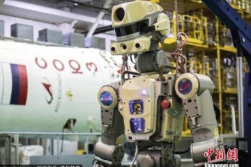 准备工作了俄太空机器人费奥多尔电源成功接通