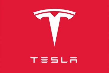 马斯克挑战纽北赛道的ModelS配有7个座椅