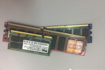 客户把家里多余的内存条拿到店里升级电脑店家送我还真不要