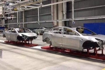 特斯拉上海工厂主体已建成首辆白车身已下线