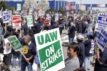 UAW对通用汽车罢工继续工人却要勒紧裤腰带了