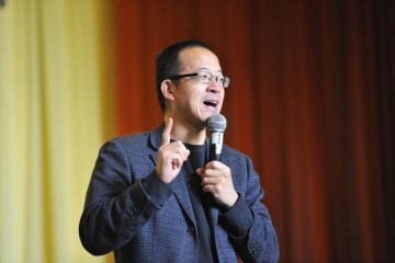 俞敏洪嘴炮这些年钱能够折算成生命女性堕落导致中国堕落