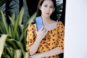 5G首秀很犀利中兴天机Axon10Pro5G图赏
