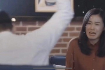 李国庆为摔杯道歉吓到了女主持人还把夫妻创业污名化