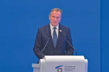 马尔科姆·约翰逊远程连接新技术助农村低成本入网