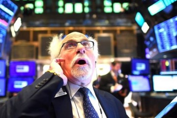 周三大涨后周四重挫苹果谷歌特斯拉跌落超3%