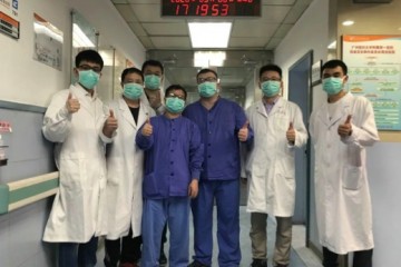 钟南山团队联合研制咽拭子采样机器人获得阶段性发展