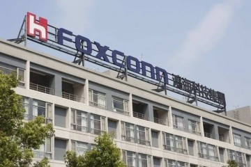 富士康招工奖赏7000元小哥体验生活两天被累跑