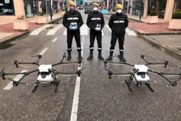 这集也上演了中国大疆农业无人机助全球多国消除病毒