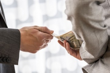 特斯拉500万捐献投标生事了失利企业质疑程序不正义