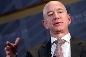 贝索斯本年财富已添加240亿美元总资产达1385亿美元