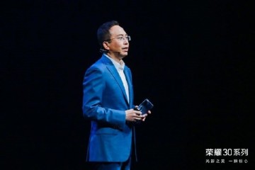 赵明谈华为荣耀内部竞赛给顾客多一种挑选