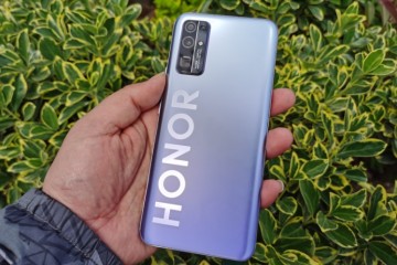 小米高管表明试用荣耀新机之后发现大挖孔规划方向错了